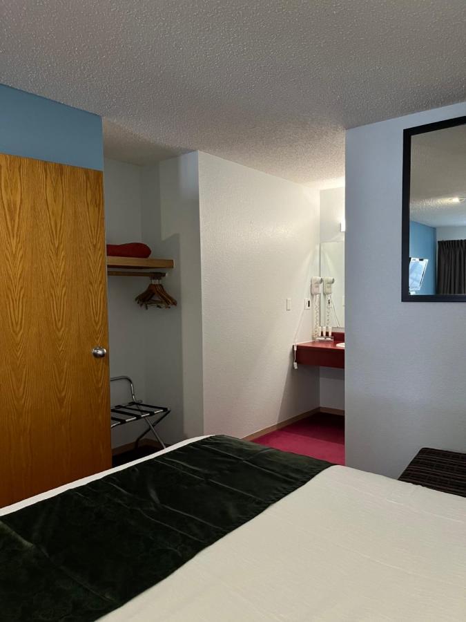 Pictured Rocks Inn And Suites มิวนิสซิง ภายนอก รูปภาพ
